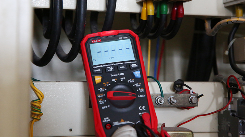 UT161E Digital Multimeter, 1000V, True RMS, 22000 Counts, Professional Device