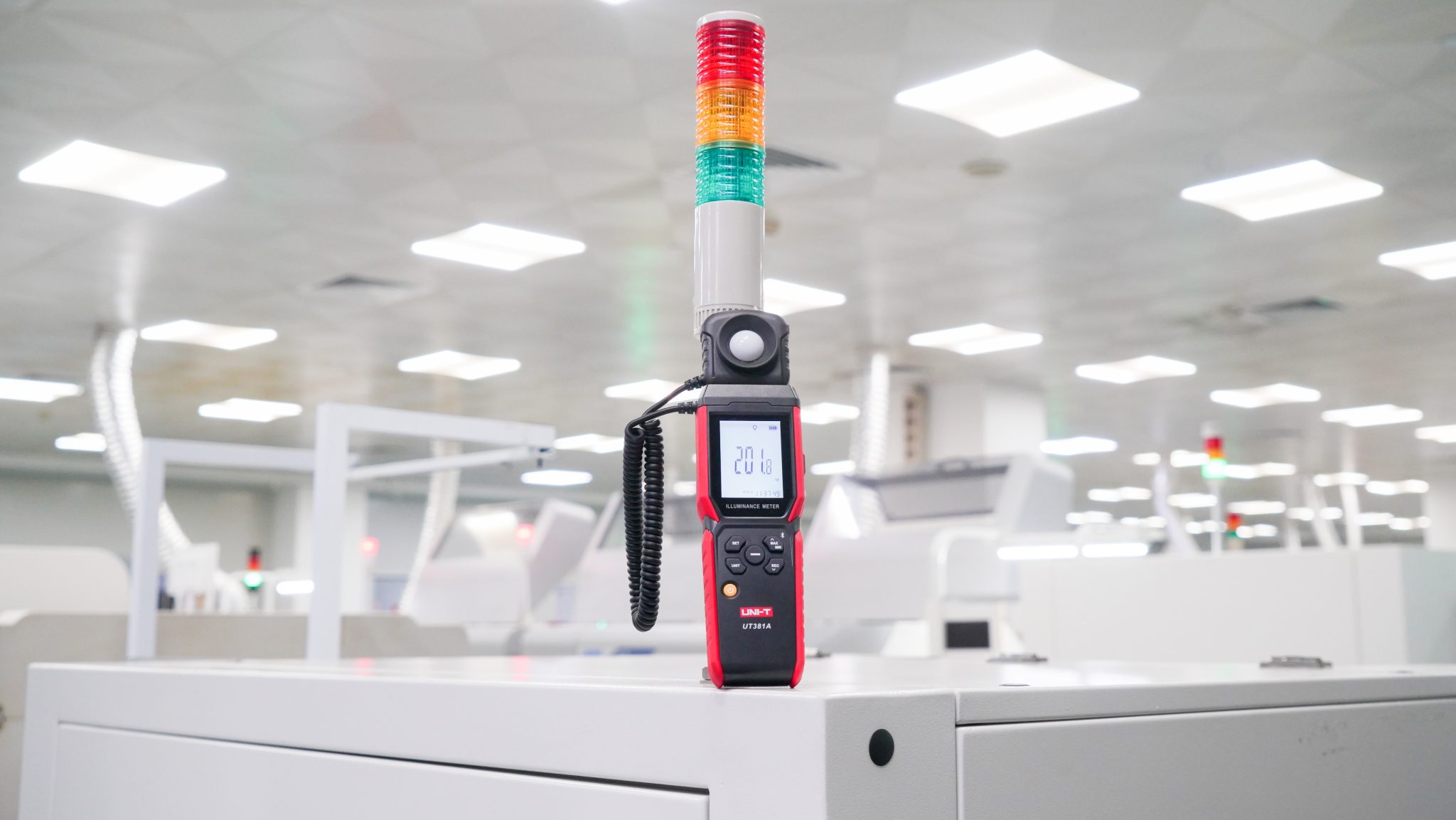 UT381A Profi Luxmeter, Lichtmesser, Bluetooth, Lichtmessgerät mit Sonde, Photometer UT381A Profi Luxmeter, Lichtmesser, Bluetooth, Lichtmessgerät mit Sonde, Photometer