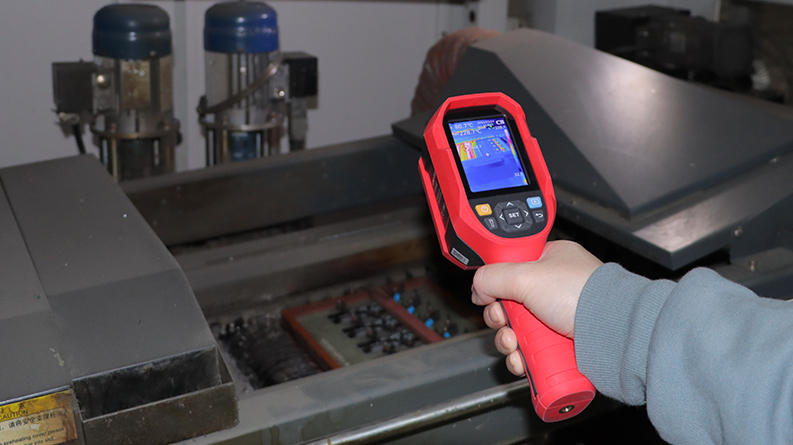 uti260b-anwendung-temperatur-messung-furnace-temperature-monitoring