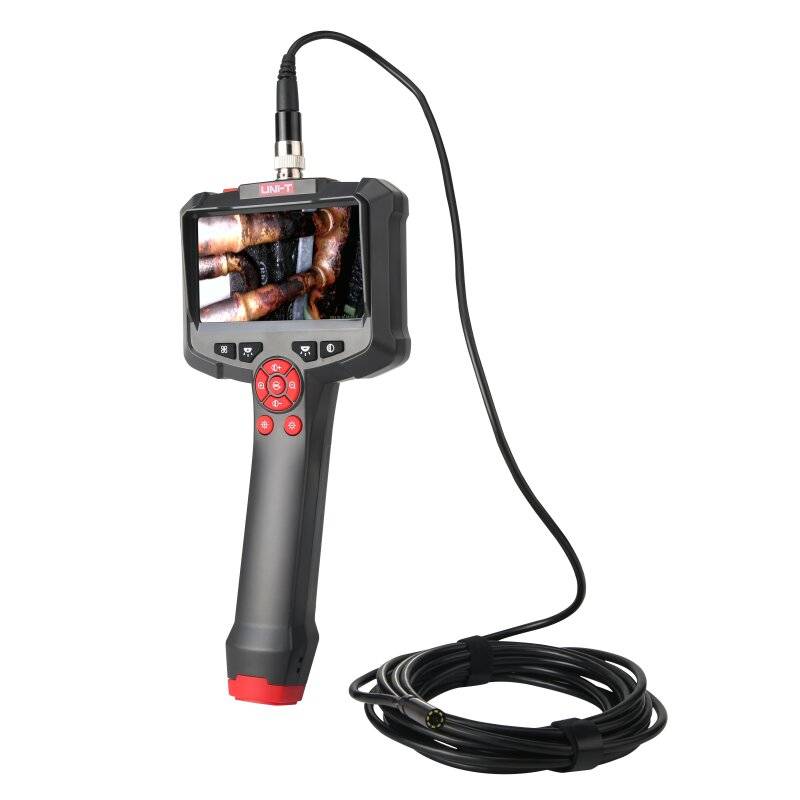 UNI-T UT665P Industrie-Endoskop mit Display, das das Innere von rostigen Rohren anzeigt.