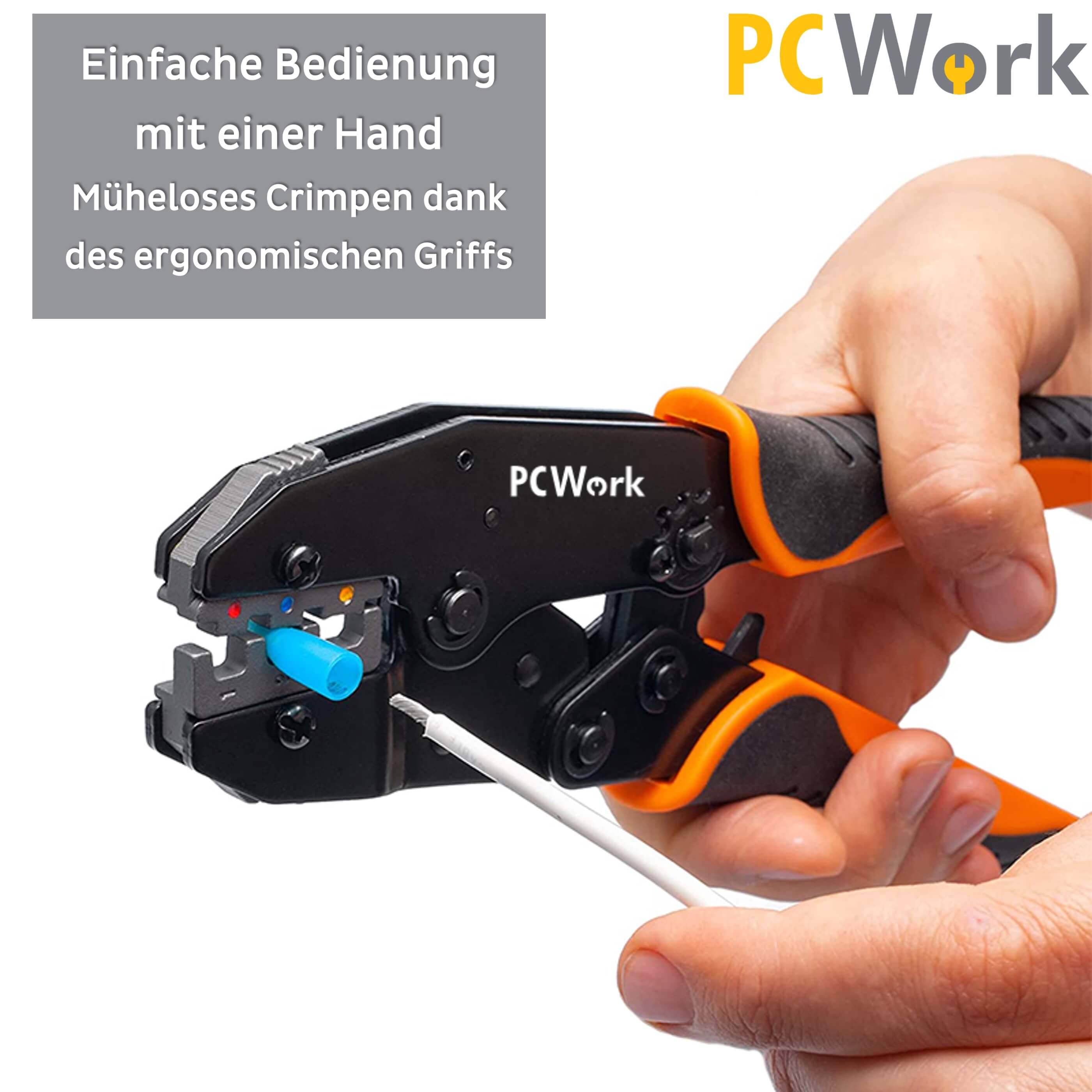Einfache Einhandbedienung der PCW04B Crimpzange von PCWork dank des ergonomischen Griffs beim Crimpen eines Kabels.