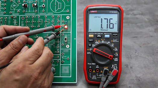 ut18b-max-digital-multimeter-profigeraet-strommesser-spannungsmesser-messgeraet-profi-multimeter-anwendung-1 ut18b-max-digital-multimeter-profigeraet-strommesser-spannungsmesser-messgeraet-profi-multimeter-anwendung-1